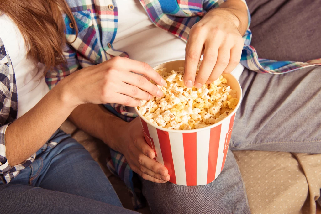 Popcorn może być zdrowy, ale może też... uszkadzać płuca