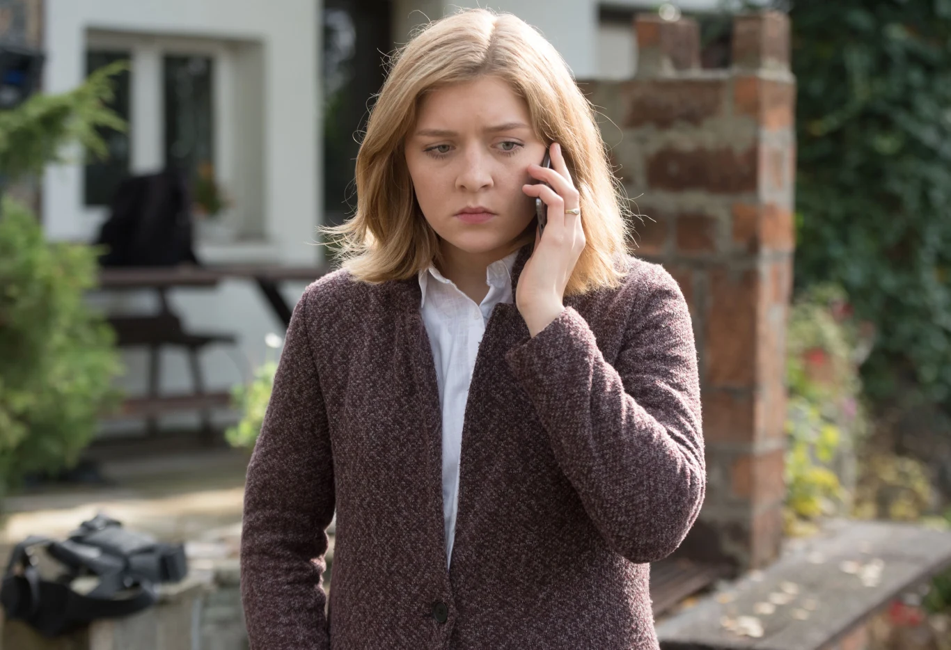 Młoda aktorka wzięła udział w trzeciej edycji popularnego na Pomorzu konkursu dla wokalistów - "Kaszubski Idol", w którym dotarła do finału. Jednak w ostatnim tygodniu, przed rozstrzygnięciem konkursu, Iga musiała zrezygnować z udziału w "Kaszubskim Idolu". Okazało się, że otrzymała rolę w pierwszej, polskiej produkcji kanału Disney Channel - "Do dzwonka". W tym serialu Iga występowała jako Aga, przyjaciółka Natki i Domi