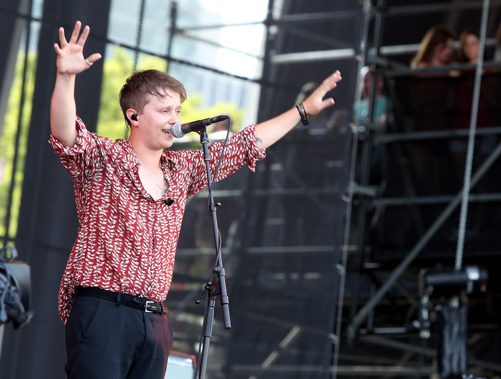 Na czele Nothing But Thieves stoi Conor Mason