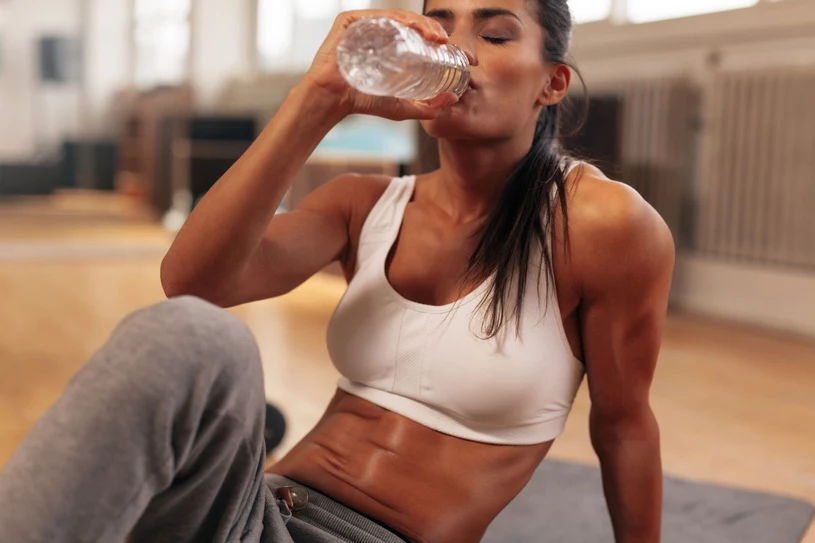 Trening cardio jest świetny i doskonale wspomaga walkę ze zbędnymi kilogramami.