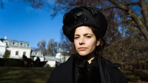 Weronika Rosati w serialu "Belle Epoque"