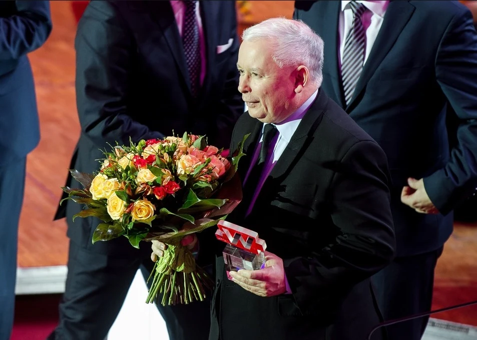 Prawica zrobi z Kaczyńskiego bohatera?