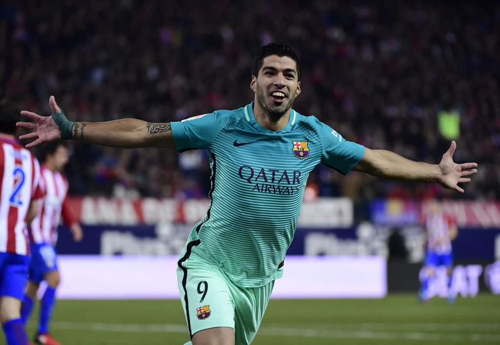 Luis Suarez cieszy się ze strzelenia gola w meczu Pucharu Króla z Atletico Madryt Luis Suarez cieszy się ze strzelenia gola w meczu Pucharu Króla z Atletico Madryt
