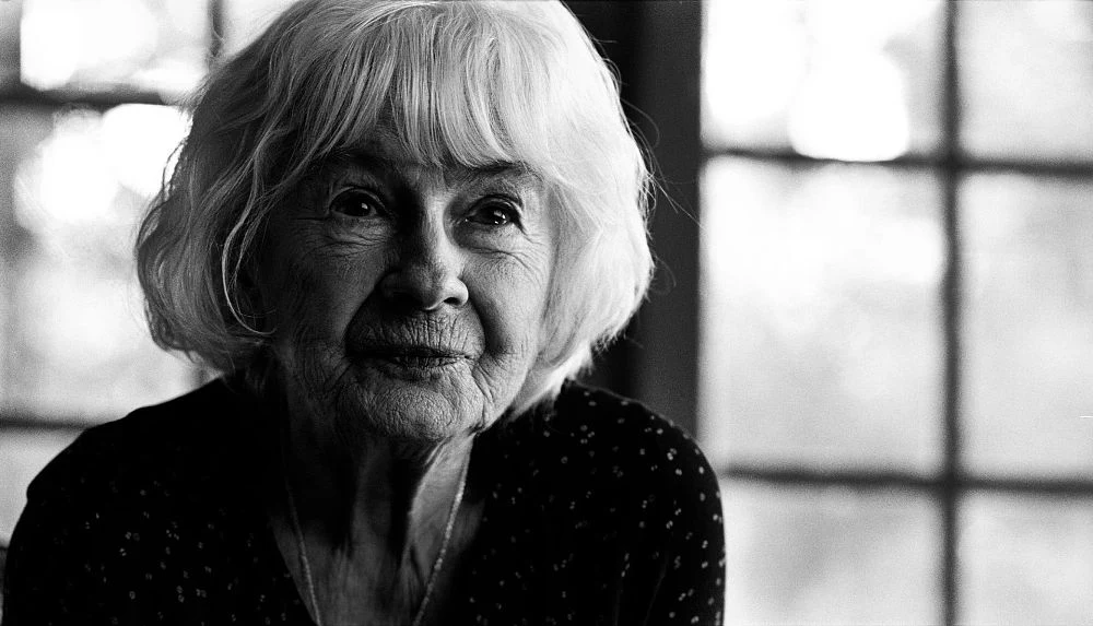 W 2007 roku uznanie widzów i krytyki przyniosła jej kreacja w filmie "Pora umierać". "Gdy realizowaliśmy ten film, pani Danuta miała 91 lat. Obawialiśmy się trochę o jej formę. Tymczasem bardzo nas zaskoczyła" - wspomina reżyserka Dorota Kędzierzawska. "Pamiętam, jak kręciliśmy scenę, w której pani Danuta, z filiżanką gorącej herbaty, wchodzi po dość stromych schodach. Aktorce towarzyszył pies, filmowa suczka Fila. Pies oczywiście na początku wyprzedzał panią Danutę. Więc - pędził pies i pędziła pani Danuta. Po piątej czy szóstej próbie poprosiłam aktorkę, by szła wolniej. W końcu zawołałam: 'Danutko, błagam, idź wolniej, pamiętaj, że grasz starą kobietę'" - opowiada reżyserka.

W 2008 r. Szaflarska wystąpiła w komedii Juliusza Machulskiego "Ile waży koń trojański?" i filmie "Jeszcze nie wieczór" Jacka Bławuta, rok później w "Janosiku. Prawdziwej historii" Agnieszki Holland i Kasi Adamik. W 2012 r. można ją było zobaczyć w "Pokłosiu" Władysława Pasikowskiego i poświęconym jej własnej biografii dokumentalnym "Innym świecie".