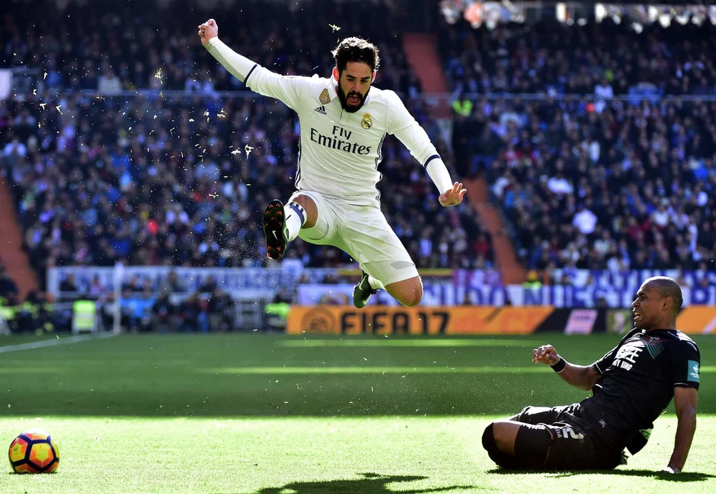 Isco w trakcie spotkania Primera Division z Granadą
