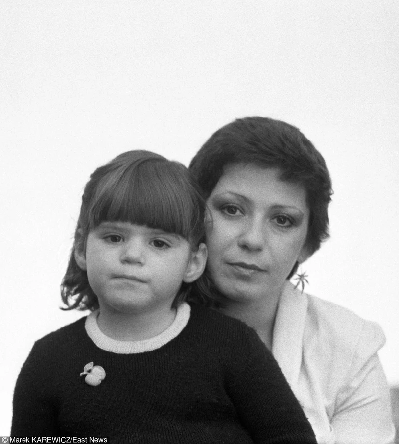 Ewa Bem z małą Pamelą, 1982 r. Ewa Bem z małą Pamelą, 1982 r.