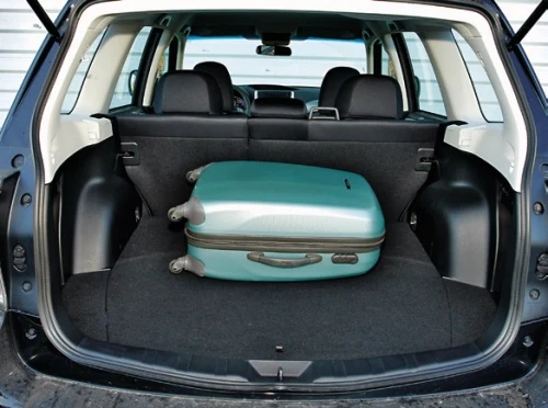 Nawet po załadowaniu samochód nie „osiądzie” – każdy Forester ma z tyłu zawieszenie samopoziomujące.