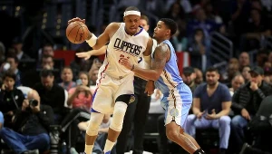 Paul Pierce (z lewej)