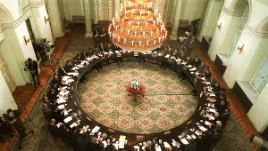 6 lutego 1989 r. w Warszawie rozpoczęły się obrady Okrągłego Stołu