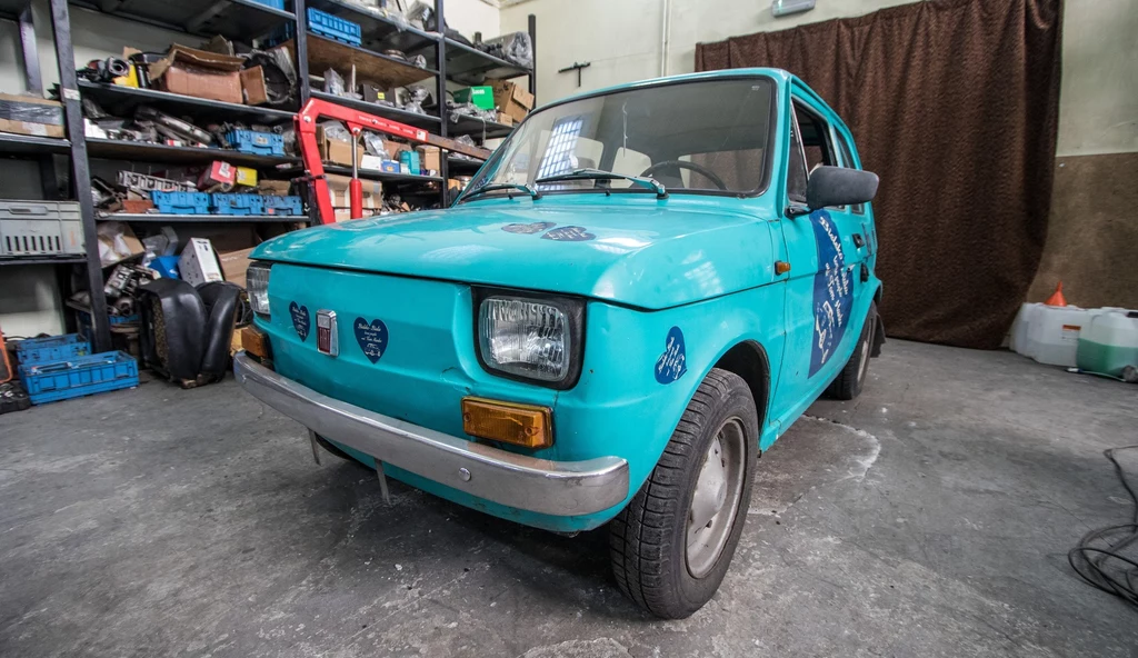 Fiat 126p, którego odbierze Tom Hanks przechodzi obecnie mały remont w Bielsku-Białej