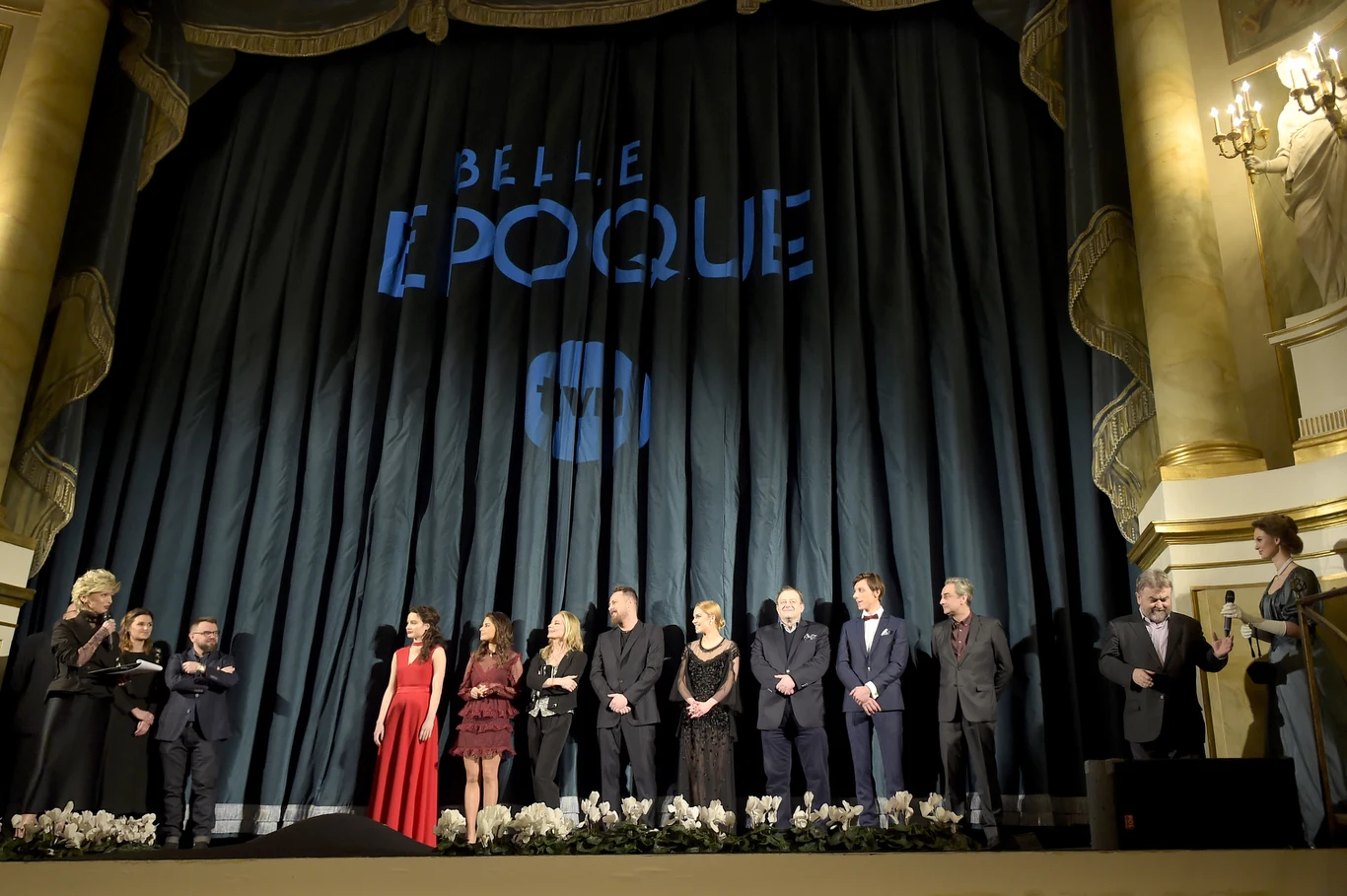 Serial "Belle Epoque" zadebiutuje 15 lutego 2017 roku na antenie TVN. W czwartek, 9 lutego, w Teatrze Królewskim w Warszawie odbyła się uroczysta premiera pierwszych dwóch odcinków nowej produkcji. Na spotkaniu pojawili się aktorzy, twórcy i producenci.