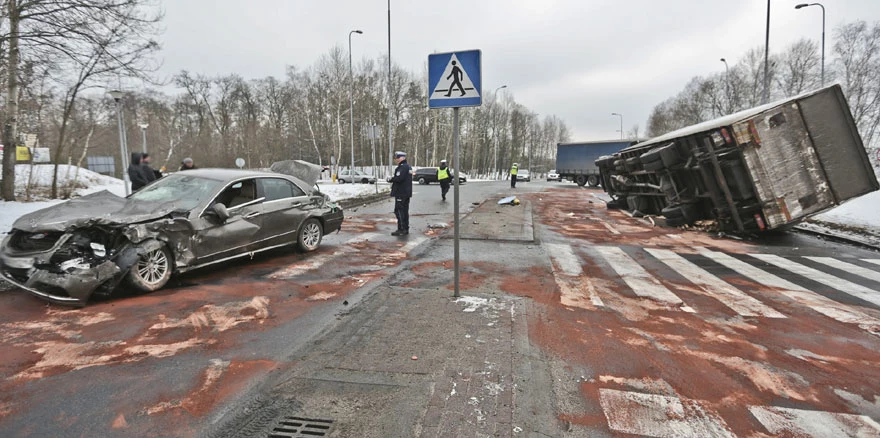 Nowogrod Bobrzanski. Wypadek drogowy na tzw. "trasie śmierci" 