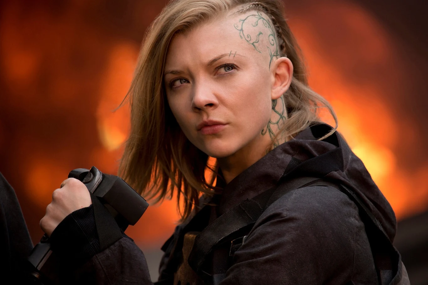 Do roli w "Igrzyskach śmierci" Natalie Dormer ogoliła połowę głowy. Reżyser Francis Lawrence początkowo skłaniał się do idei ogolenia głowy aktorki na zero, ostatecznie jednak Dormer zachowała połowę włosów.

Dormer wcieliła się w 'Igrzyskach śmierci" w postać Cressidy. "Pochodzi z Kapitolu, dotychczas była mocno wystylizowana, jednak teraz przechodzi buntowniczy okres. Myślę, że [ta fryzura] pasuje mojej bohaterce" - stwierdziła Dormer dodając, że nigdy wcześniej nie ogoliła sobie głowy.