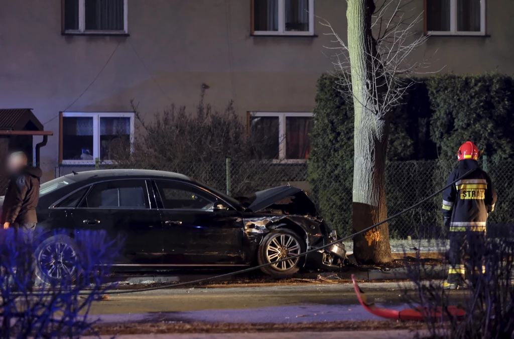 W piątek około godz. 19.00 w Oświęcimiu doszło do wypadku samochodowej kolumny rządowej z premier Beatą Szydło. Premier, kierowca samochodu, którym jechała, i oficer BOR trafili do szpitala w Oświęcimiu. Beata Szydło na dalsze badania została przetransportowana do szpitala w Warszawie.