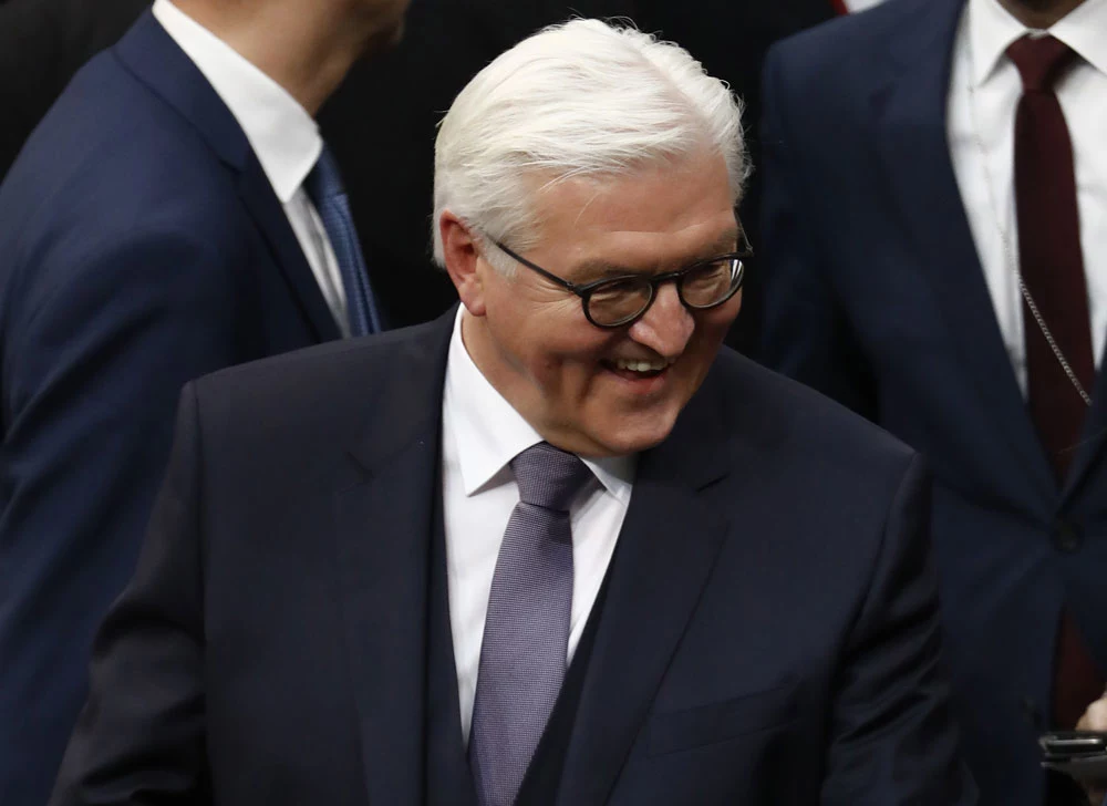 Frank-Walter Steinmeier podczas niedzielnego głosowania Frank-Walter Steinmeier podczas niedzielnego głosowania