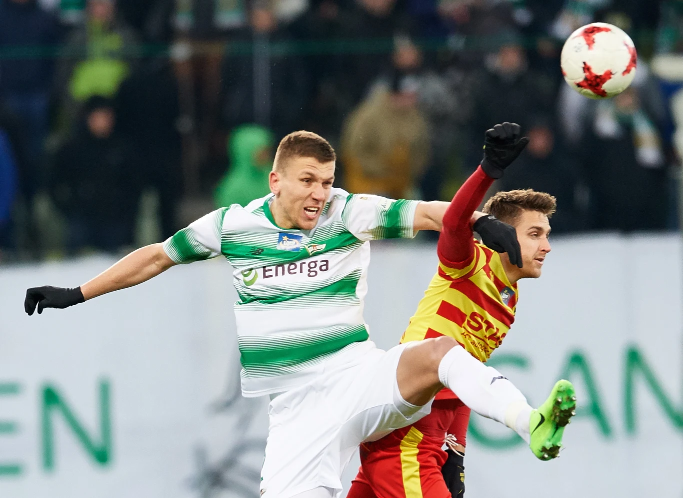Lechia Gdańsk pokonała 3-0 Jagiellonię Białystok w 21. kolejce Lotto Ekstraklasy i zajęła fotel lidera