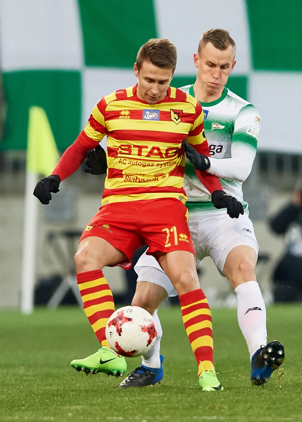 Lechia Gdańsk pokonała 3-0 Jagiellonię Białystok w 21. kolejce Lotto Ekstraklasy i zajęła fotel lidera