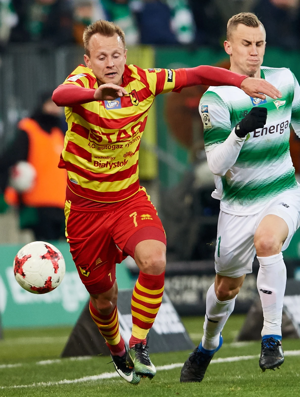 Lechia Gdańsk pokonała 3-0 Jagiellonię Białystok w 21. kolejce Lotto Ekstraklasy i zajęła fotel lidera