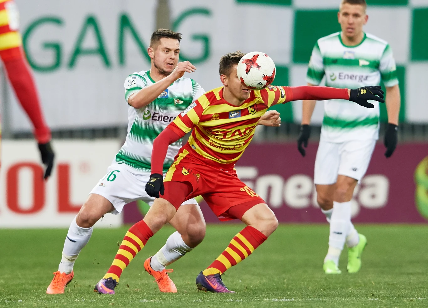 Lechia Gdańsk pokonała 3-0 Jagiellonię Białystok w 21. kolejce Lotto Ekstraklasy i zajęła fotel lidera