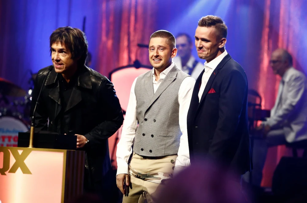Per Gessle ofiarował Jakubowi i Dawidowi szampana od Roxette Per Gessle ofiarował Jakubowi i Dawidowi szampana od Roxette