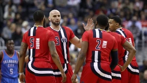 Marcin Gortat z kolegami z zespołu