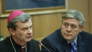 Z lewej bp Tadeusz Bronakowski