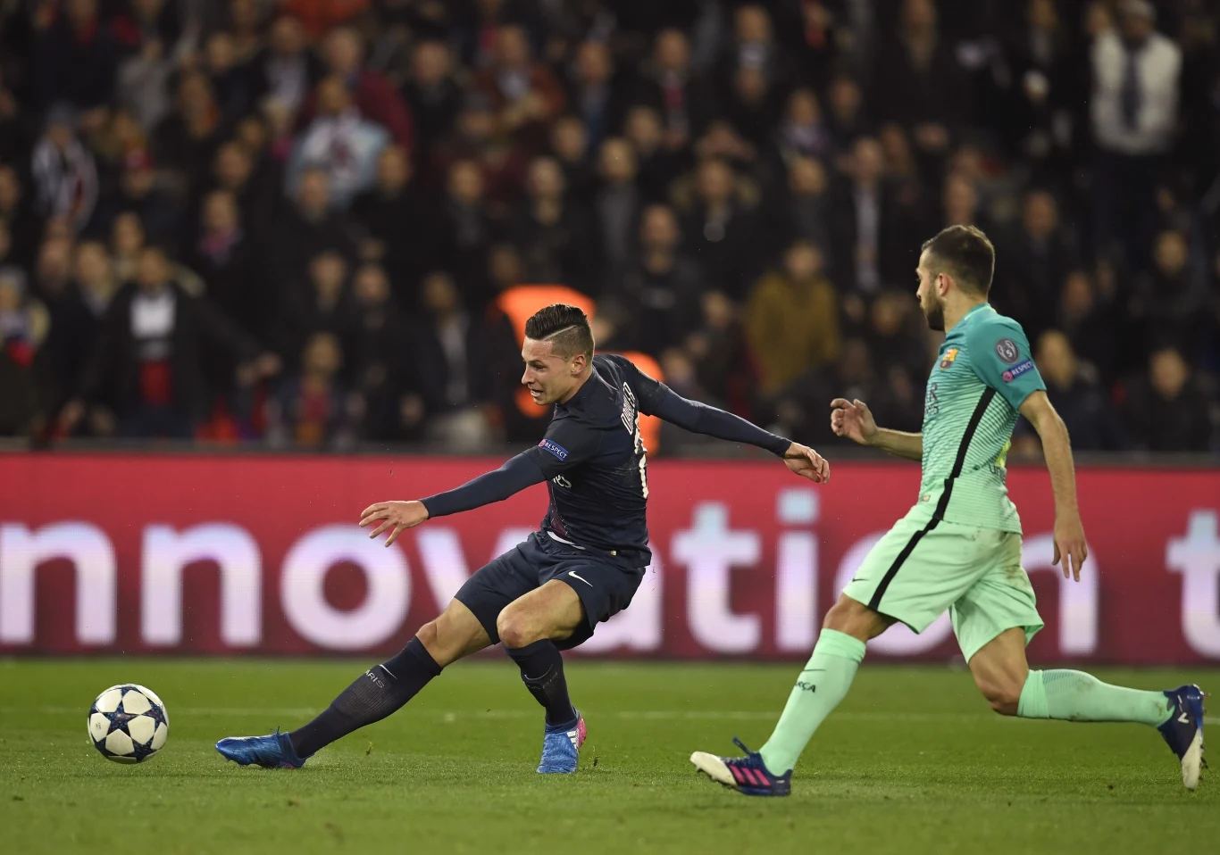 Julian Draxler (z lewej)