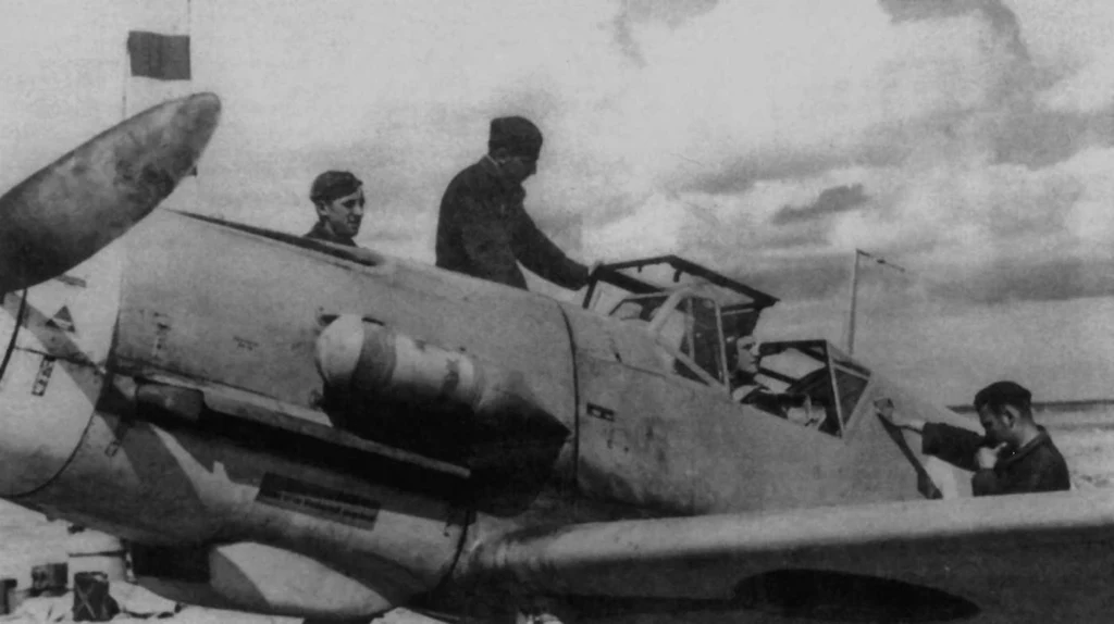 Hans Joachim Marseille w swoim Me-109-F4 Trop