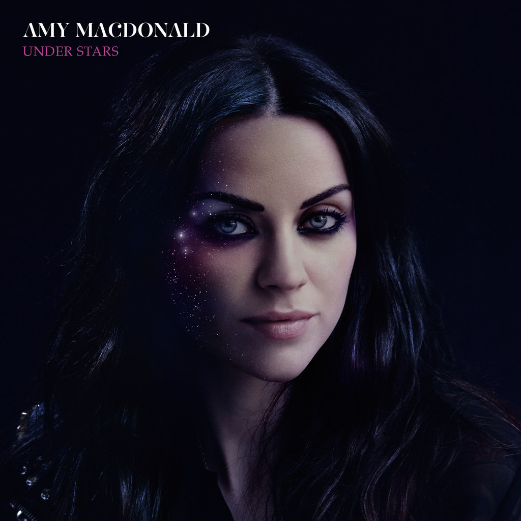 Amy Macdonald na okładce płyty "Under Stars"