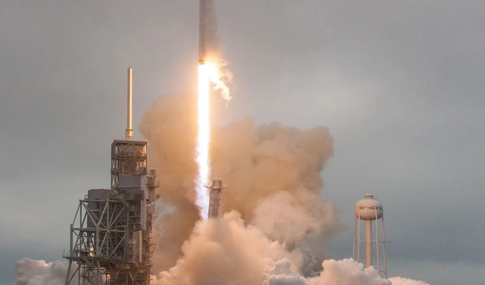 SpaceX co chwilę zmienia termin wylotu na Marsa