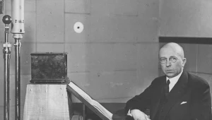 Pułkownik Adam Koc podczas przemówienia radiowego