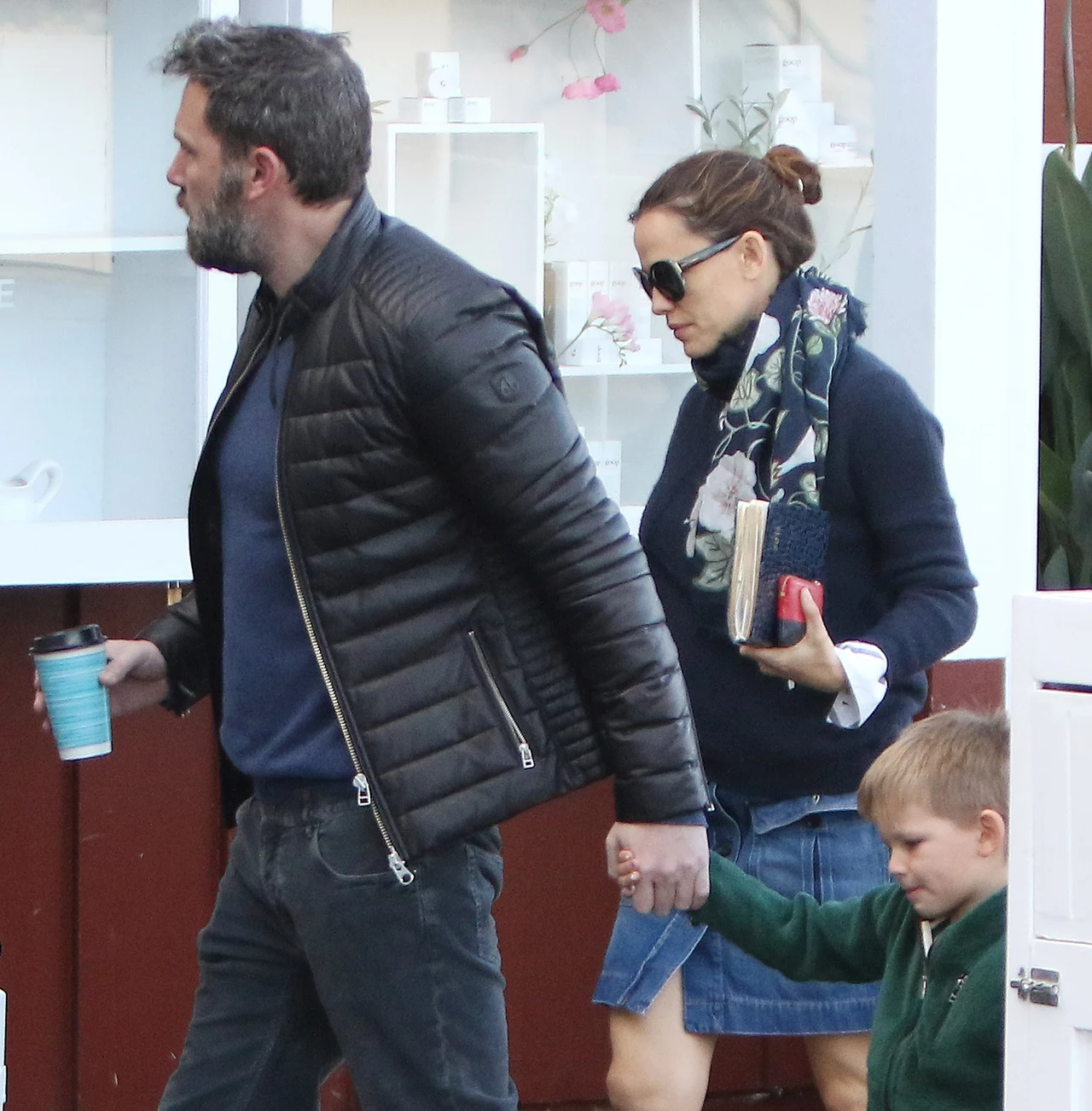 Jennifer Garner i Ben Affleck z dzieckiem Jennifer Garner i Ben Affleck z dzieckiem