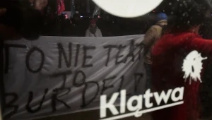 Pikieta pod Teatrem Powszechnym w Warszawie