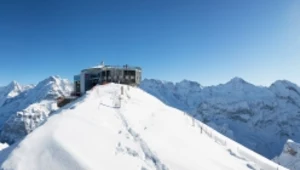 Jungfrau Top Ski Region: Tu pociągi służą za wyciągi