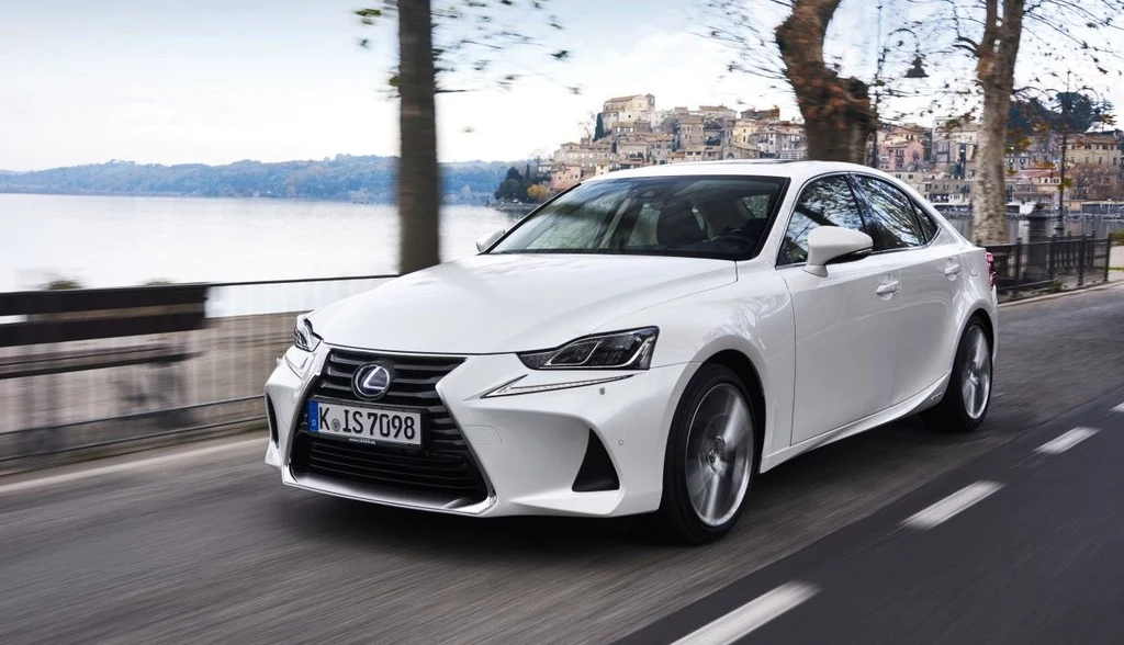 Lexus IS 300h