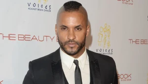 Ricky Whittle ("100") wcieli się w głównego bohatera.