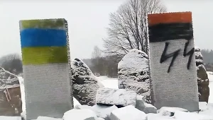 Zdewastowany pomnik Polaków w Hucie Pieniackiej