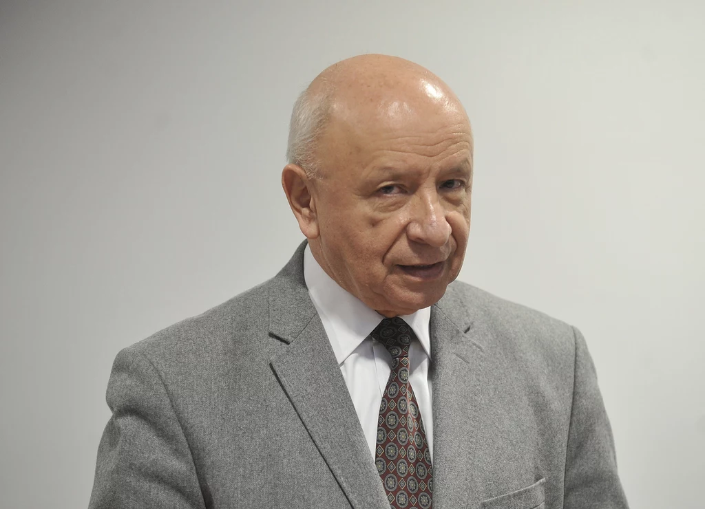 Prof. Bogdan Chazan Prof. Bogdan Chazan