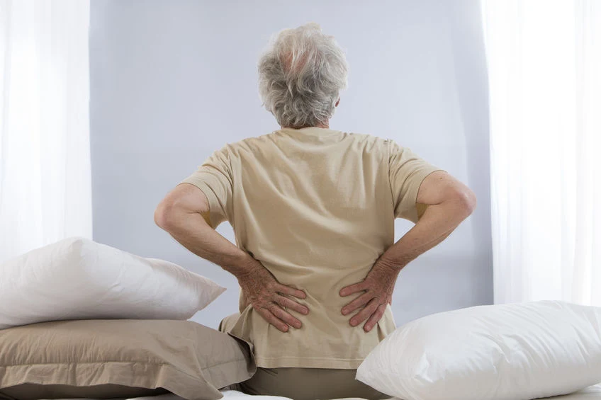 Przewlekły ból pleców to problem wielu osób. Jakie zabiegi lub środki są skuteczne? Przewlekły ból pleców to problem wielu osób. Jakie zabiegi lub środki są skuteczne?