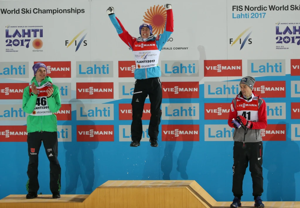 Czołowa trójka konkursu na dużej skoczni (od lewej): Andreas Wellinger, Stefan Kraft, Piotr Żyła Czołowa trójka konkursu na dużej skoczni (od lewej): Andreas Wellinger, Stefan Kraft, Piotr Żyła