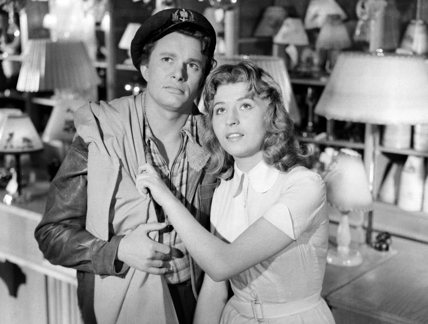 Bogusz Bilewski w filmie "Dwoje z wielkiej rzeki" Bogusz Bilewski w filmie "Dwoje z wielkiej rzeki"