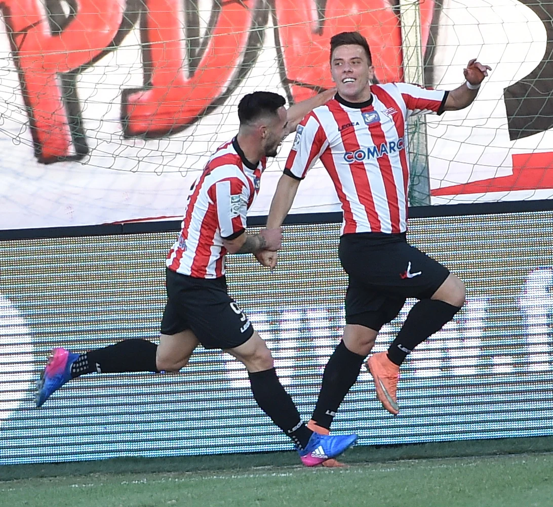 Strzelec bramki dla Cracovii Jaroslav Mihalik (P) i Tomas Vestenicky Strzelec bramki dla Cracovii Jaroslav Mihalik (P) i Tomas Vestenicky