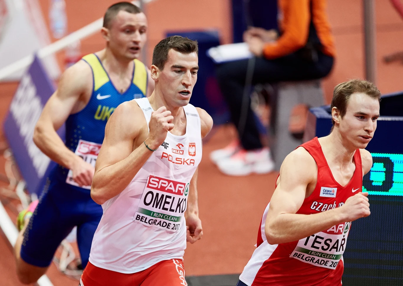 Rafał Omelko (w środku) Rafał Omelko (w środku)