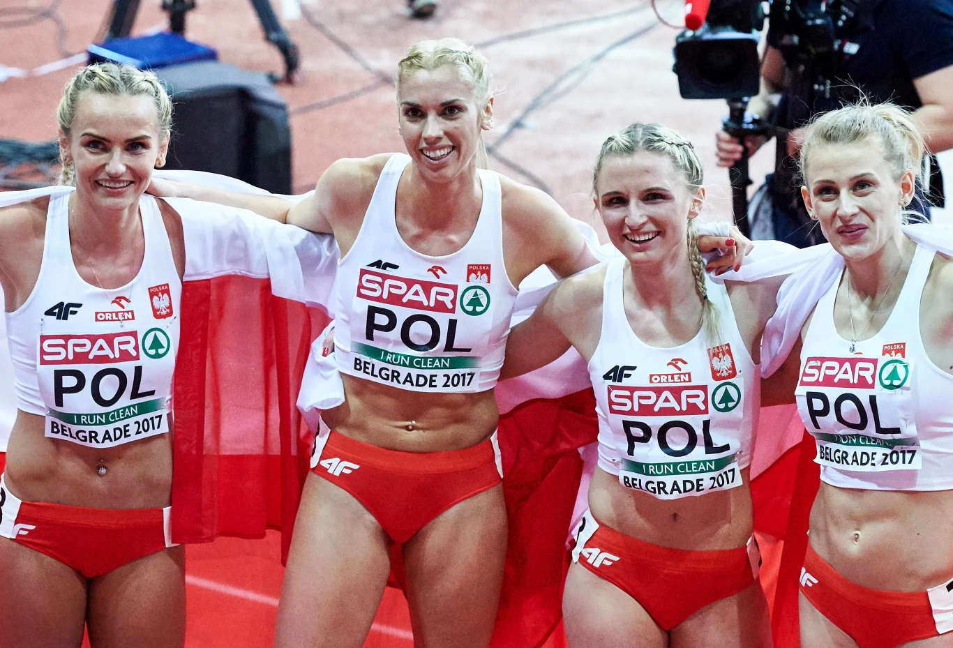 Polki w składzie: Patrycja Wyciszkiewicz, Małgorzata Hołub, Iga Baumgart i Justyna Święty wygrały bieg sztafetowy 4x400 m podczas halowych mistrzostw Europy w Belgradzie. Polki wyprzedziły Wielką Brytanię i Ukrainę. Polki w składzie: Patrycja Wyciszkiewicz, Małgorzata Hołub, Iga Baumgart i Justyna Święty wygrały bieg sztafetowy 4x400 m podczas halowych mistrzostw Europy w Belgradzie. Polki wyprzedziły Wielką Brytanię i Ukrainę.