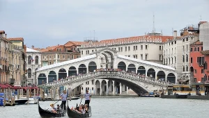 Gondole na Canal Grande w Wenecji
