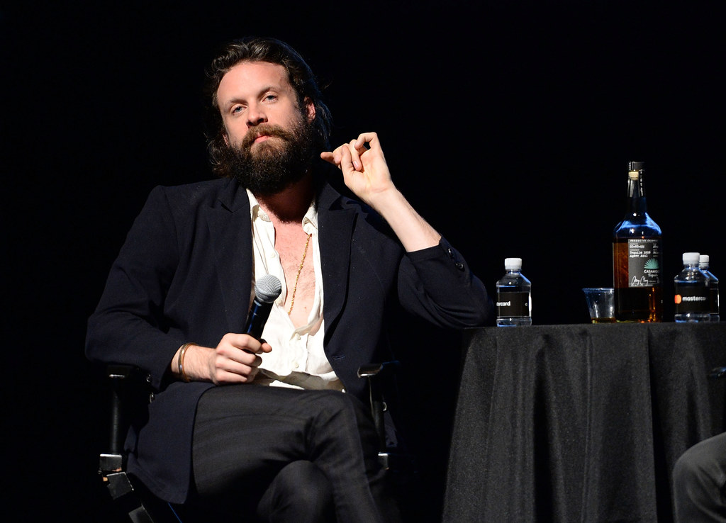 Father John Misty przestrzega przed wirtualną rzeczywistoscią