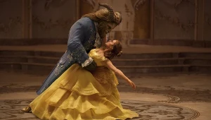 Dan Stevens i Emma Watson w filmie "Piękna i Bestia"