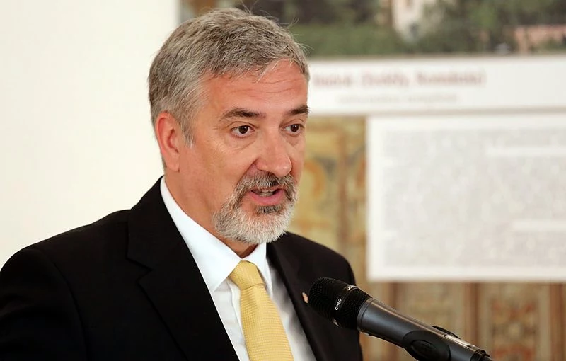 Rzecznik frakcji parlamentarnej Fideszu Janos Halasz Rzecznik frakcji parlamentarnej Fideszu Janos Halasz