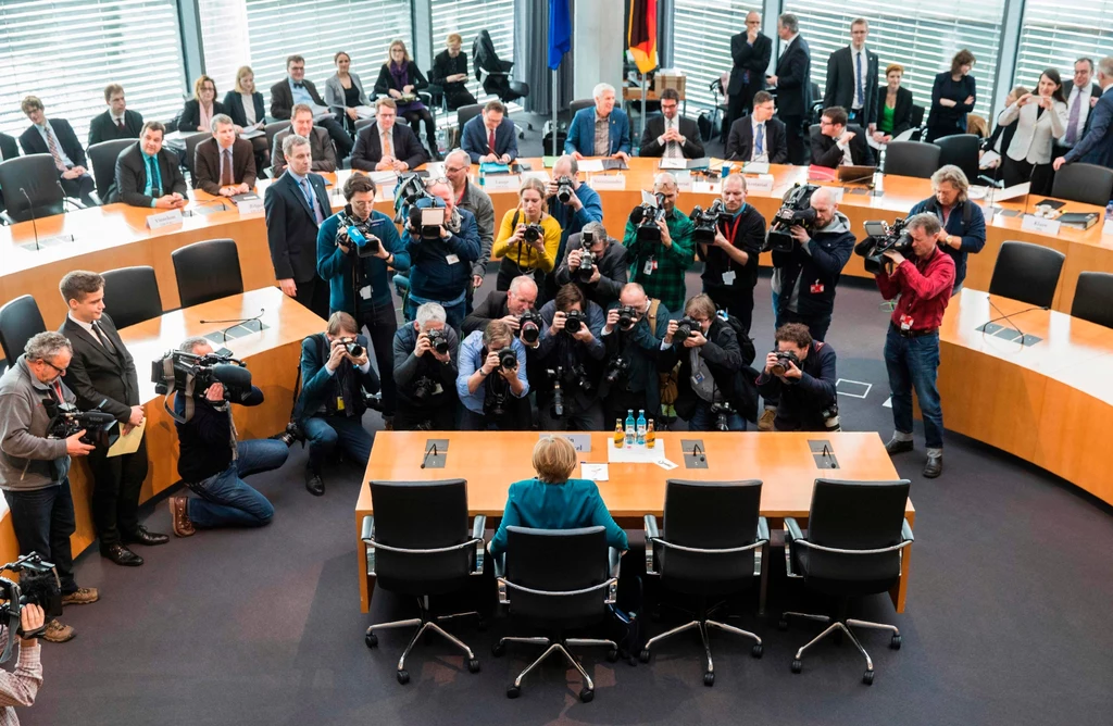 Merkel tłumaczyła się w niemieckim parlamencie