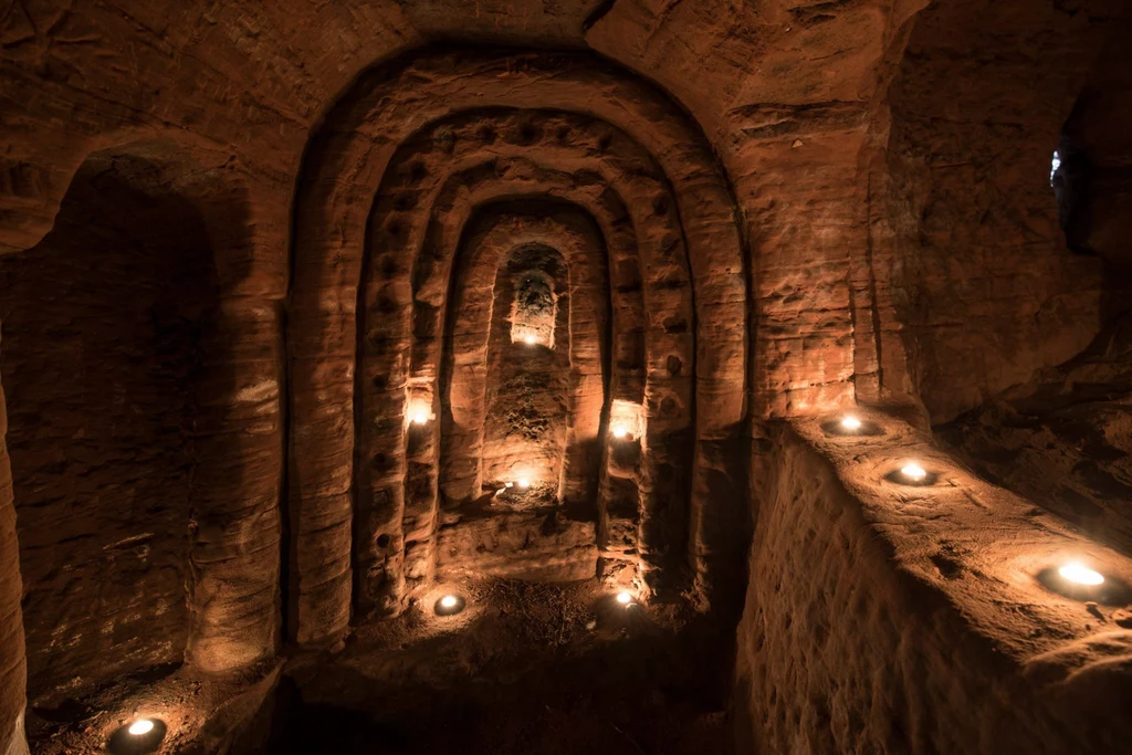 Jaskinie templariuszy odnalezione przez fotografa